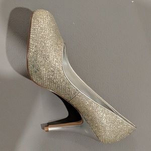 Aldo Sparkly Platform Pumps Size 8 US